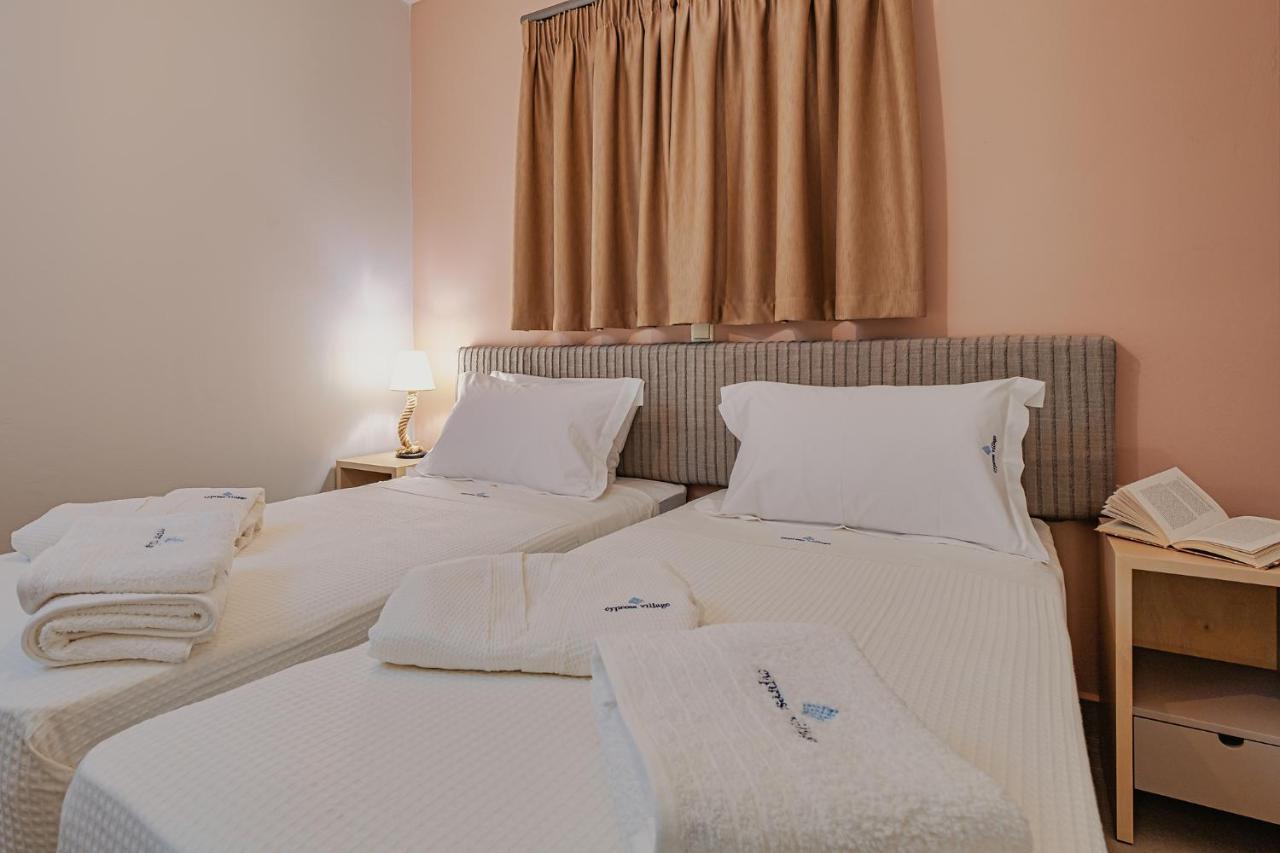 Cypress Village - Lux Villa 5' From Beach Daratsos Bagian luar foto